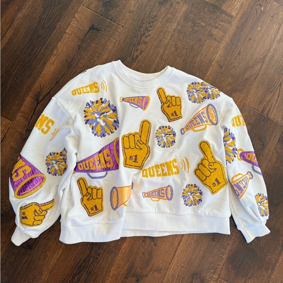 QUEEN OF SPARKLES Tops - Queen of sparkles LSU sweatshirt
